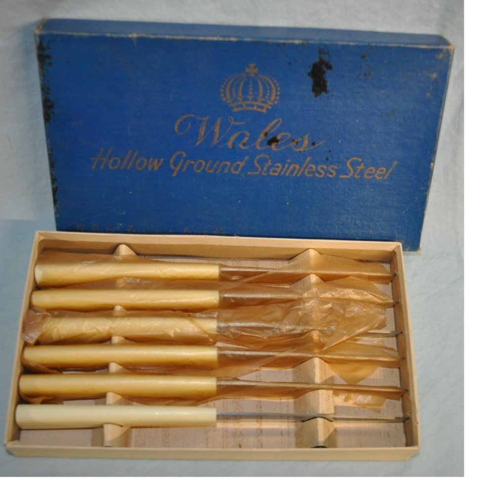 vintage original box 6 steak knives unused bakelite handles Wales Japan (51)